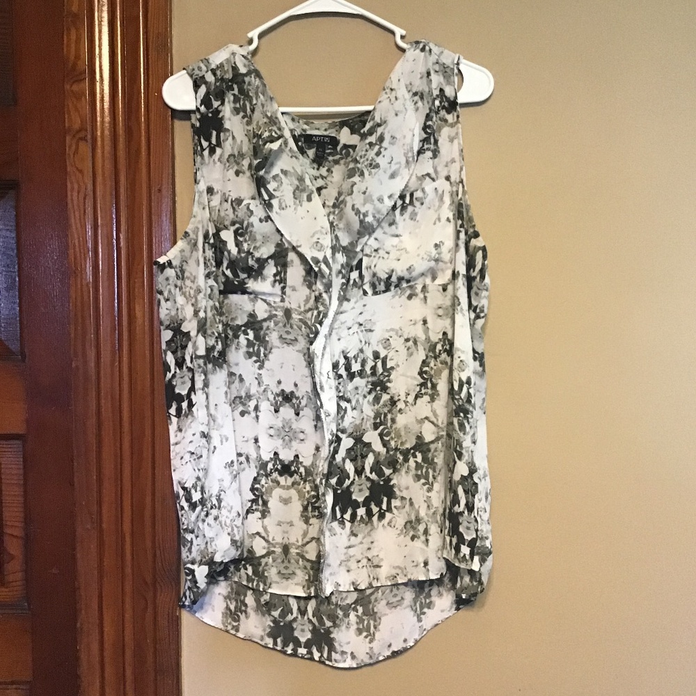 Flowy Sleeveless Blouse